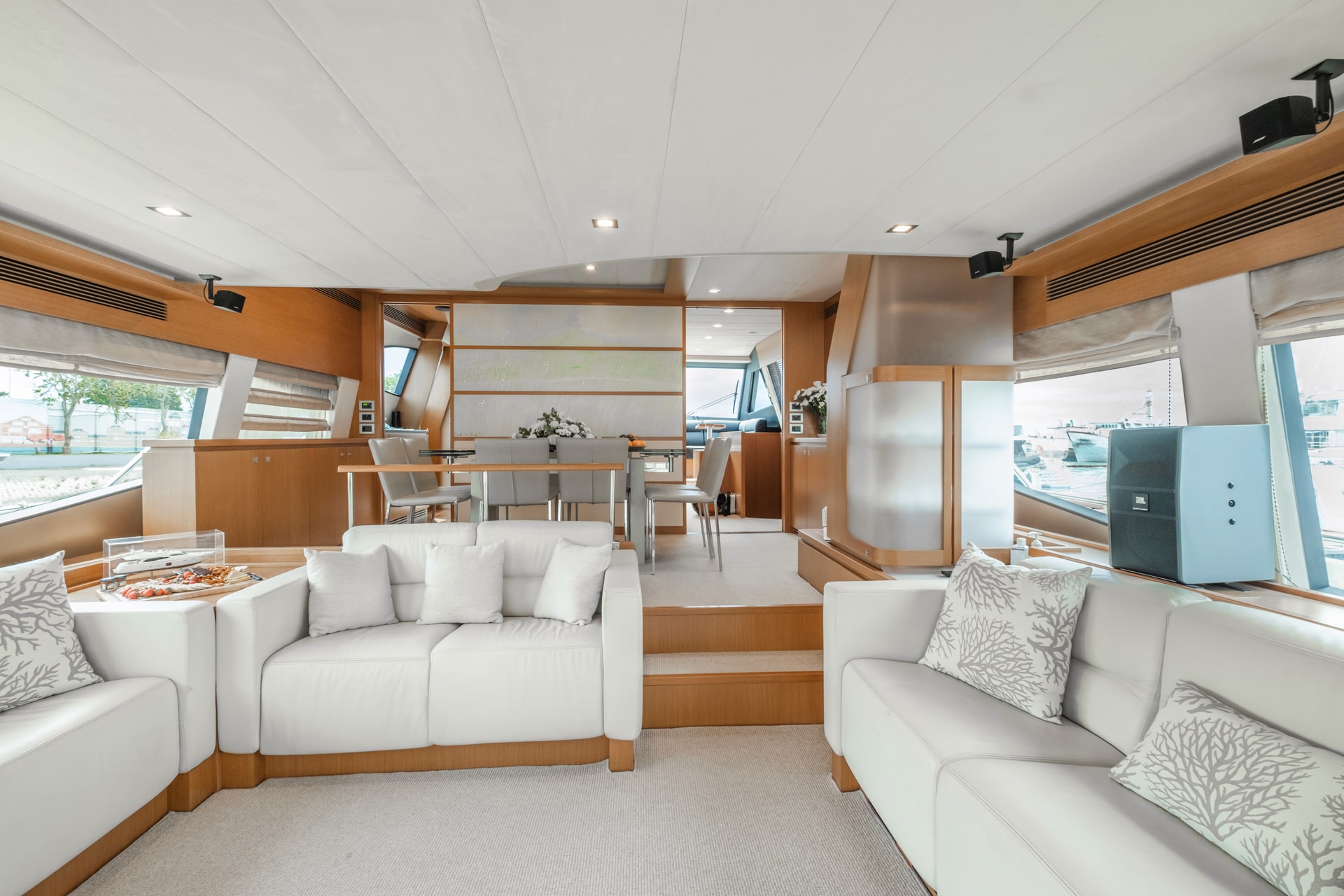 Ferretti 780 6