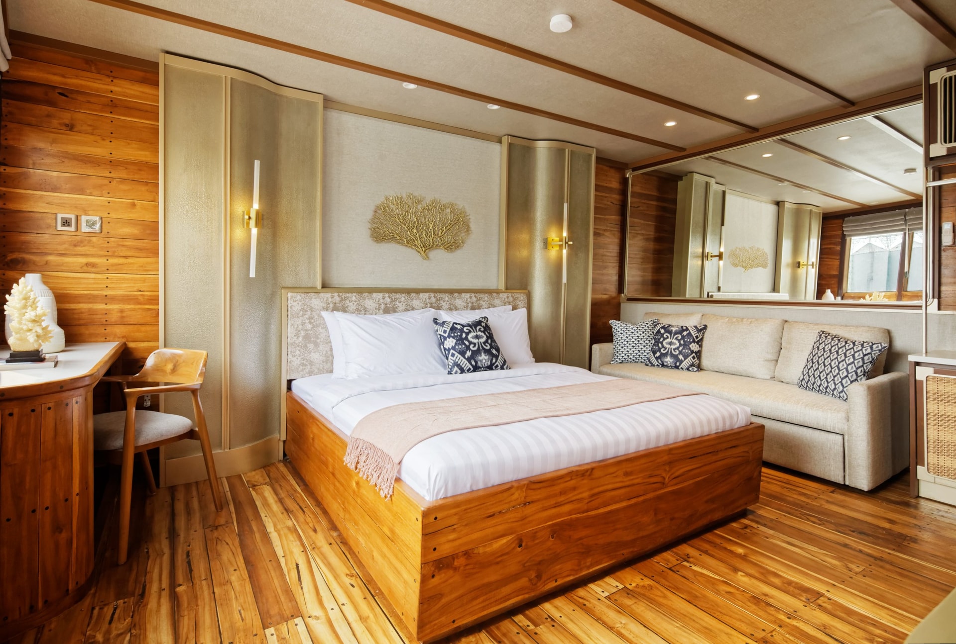 Mutiara Cruise 7