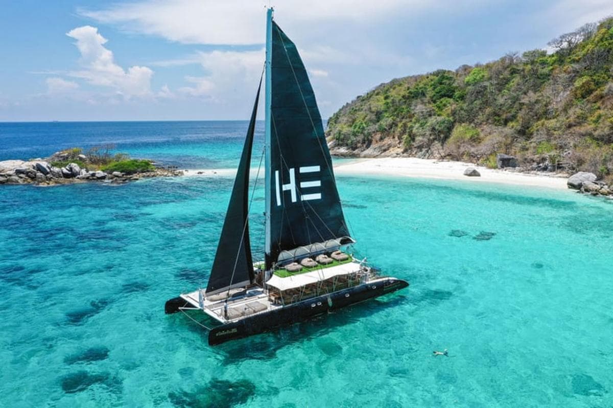 HE Catamaran